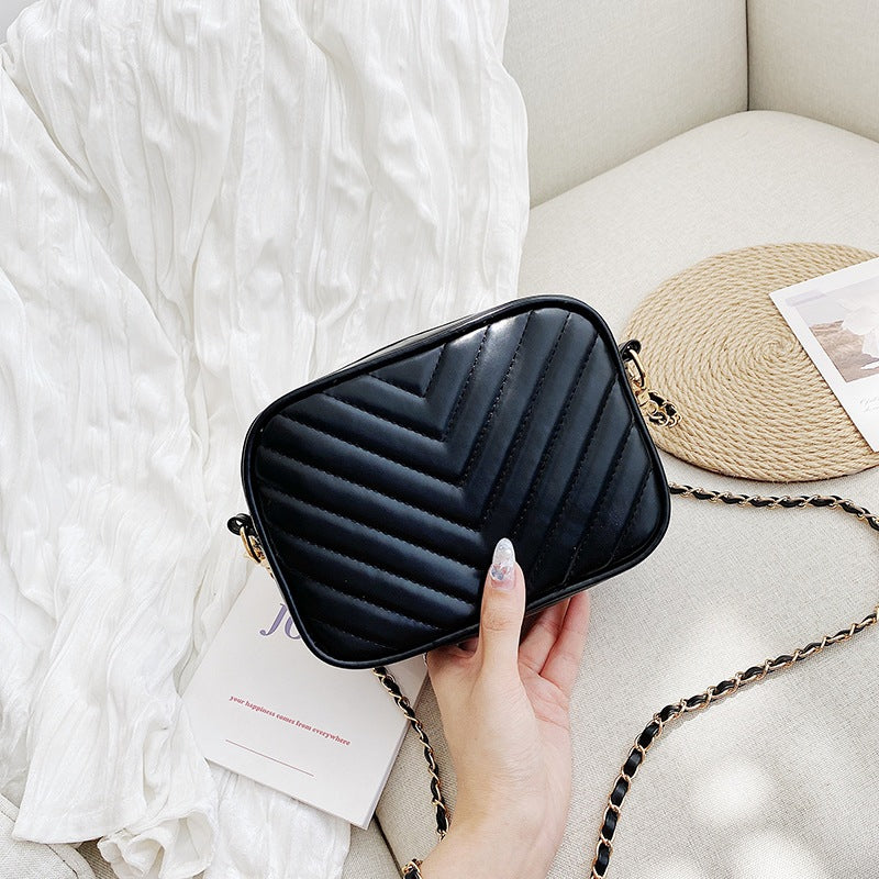 Chevron Chain Crossbody Bag Doruk